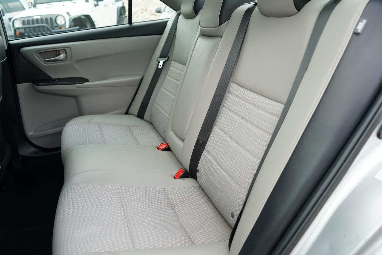Toyota Camry 4dr Sdn I4 Auto XLE (Natl) 2015