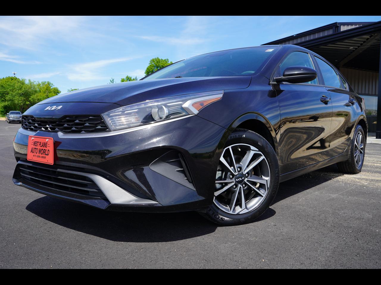 2023 Kia Forte LXS IVT