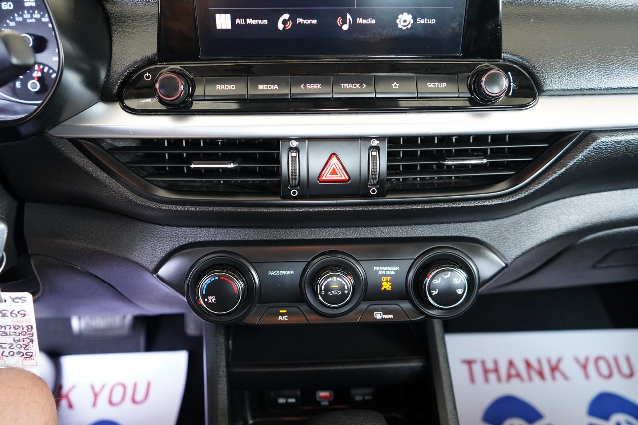 Kia Forte LXS IVT 2023