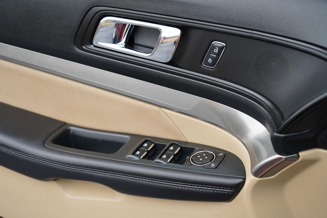 Ford Explorer Base 4WD 2017