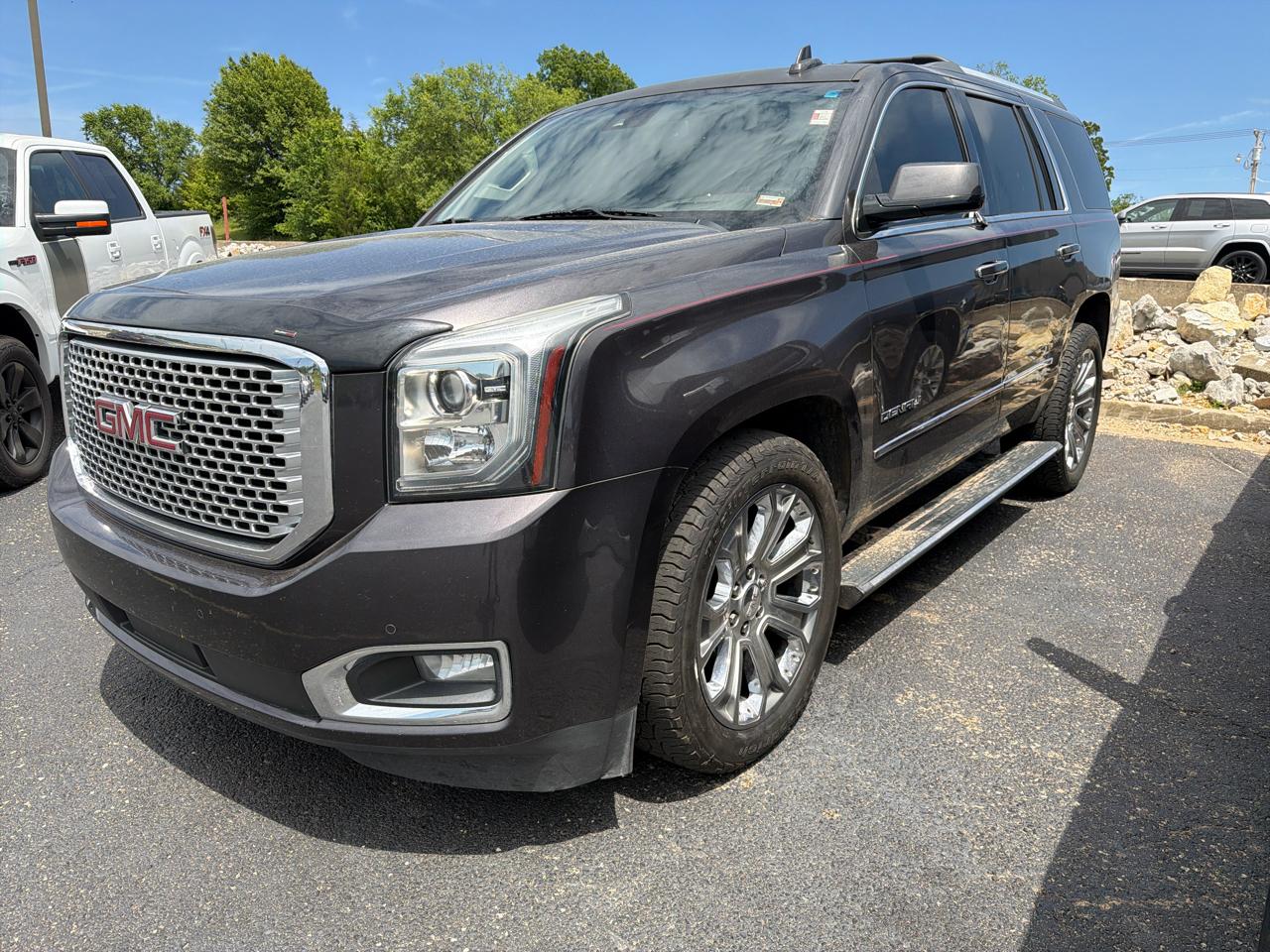 2016 GMC Yukon 4WD Denali's photo