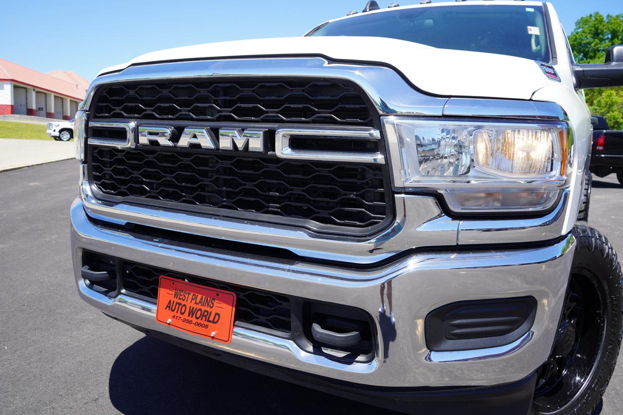 RAM 2500 Tradesman 4x4 Crew Cab 6'4" Box 2020