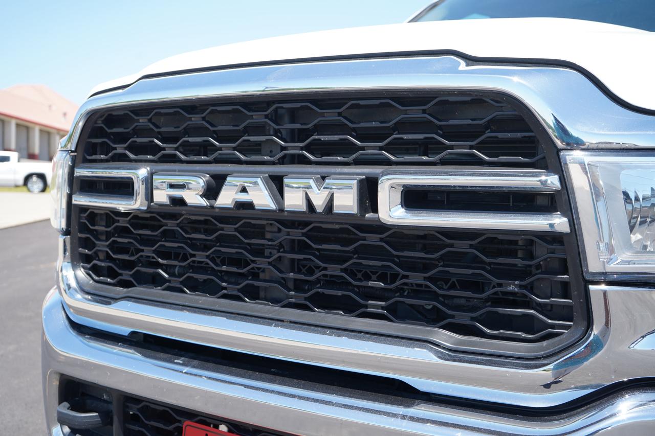 RAM 2500 Tradesman 4x4 Crew Cab 6'4" Box 2020