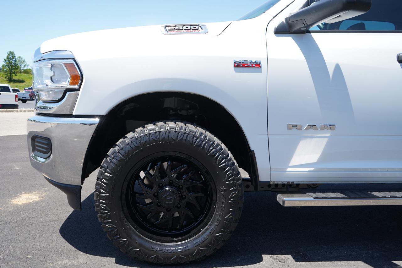 RAM 2500 Tradesman 4x4 Crew Cab 6'4" Box 2020