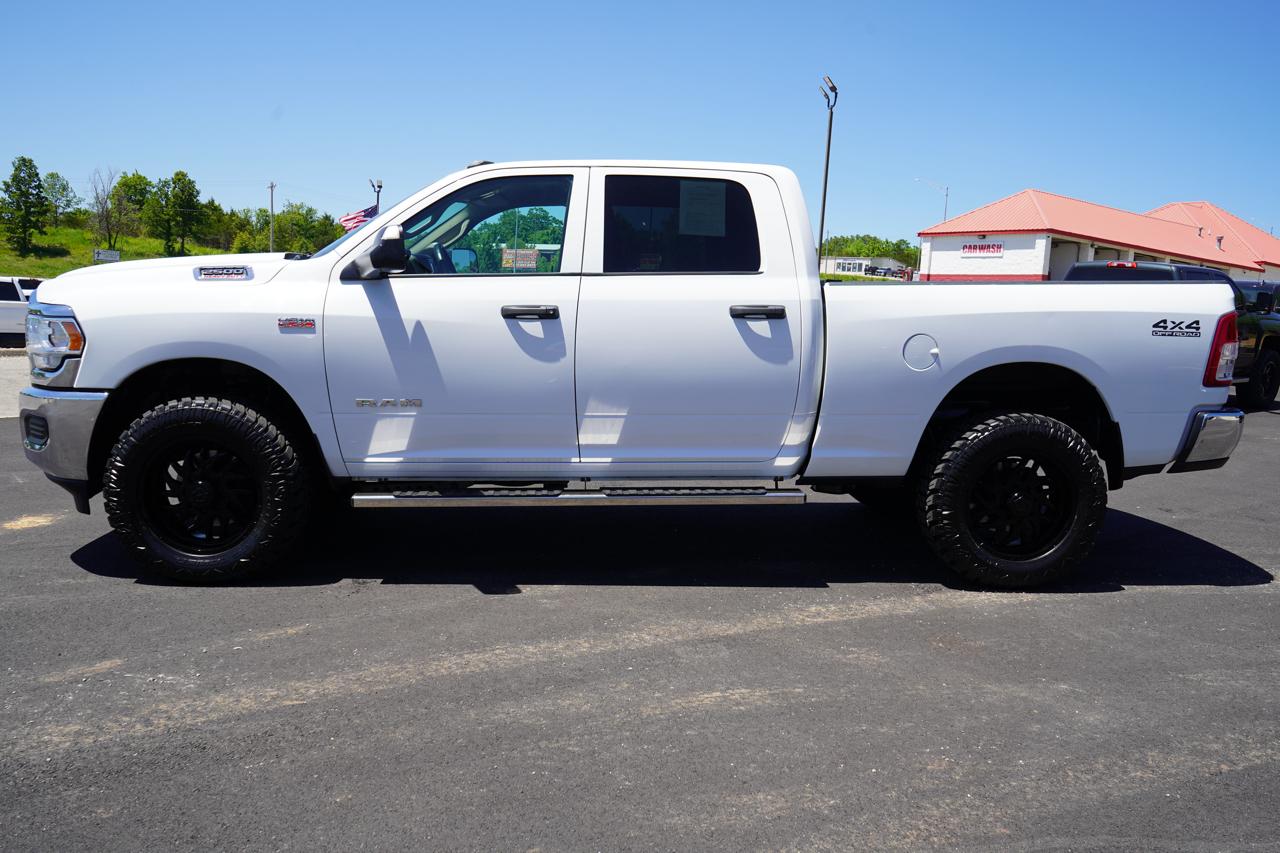 RAM 2500 Tradesman 4x4 Crew Cab 6'4" Box 2020