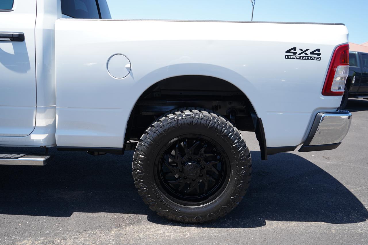 RAM 2500 Tradesman 4x4 Crew Cab 6'4" Box 2020