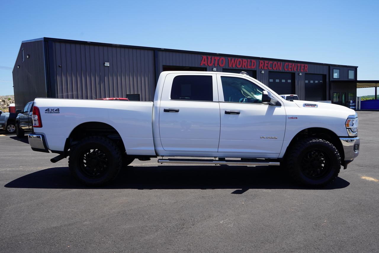 RAM 2500 Tradesman 4x4 Crew Cab 6'4" Box 2020