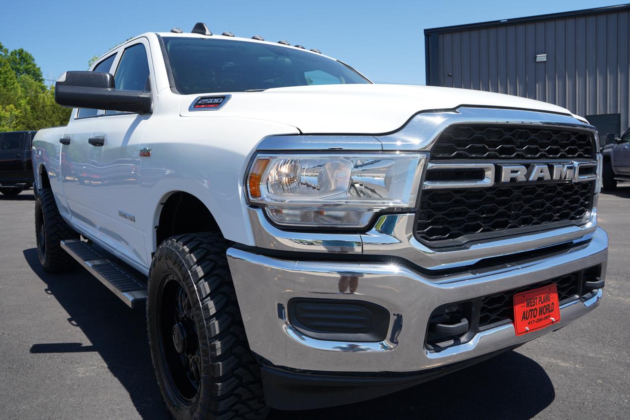 RAM 2500 Tradesman 4x4 Crew Cab 6'4" Box 2020
