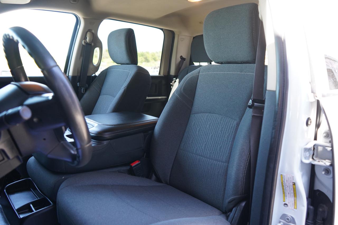 RAM 2500 Tradesman 4x4 Crew Cab 6'4" Box 2020