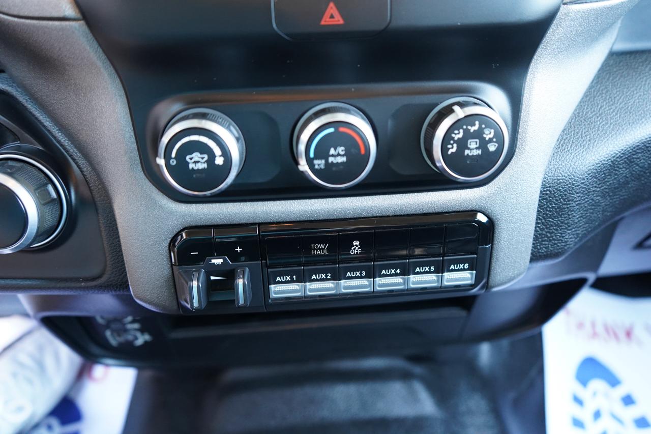 RAM 2500 Tradesman 4x4 Crew Cab 6'4" Box 2020