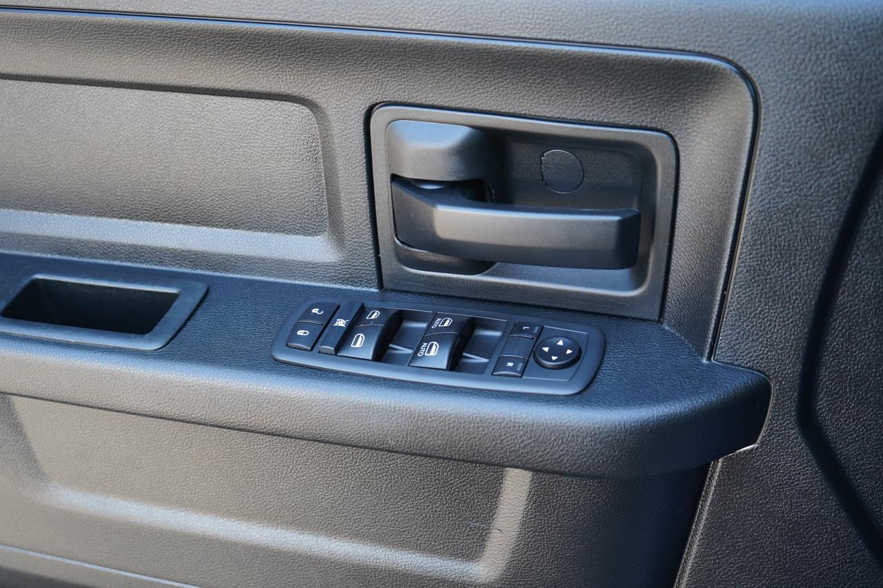RAM 2500 Tradesman 4x4 Crew Cab 6'4" Box 2020