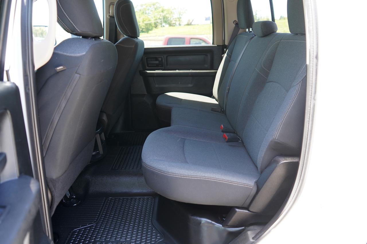 RAM 2500 Tradesman 4x4 Crew Cab 6'4" Box 2020