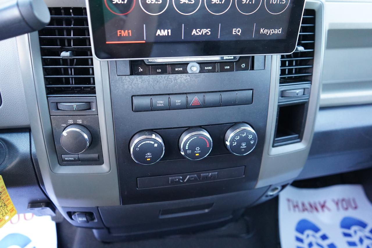 Dodge Ram 1500 4WD Quad Cab 140.5" ST 2010