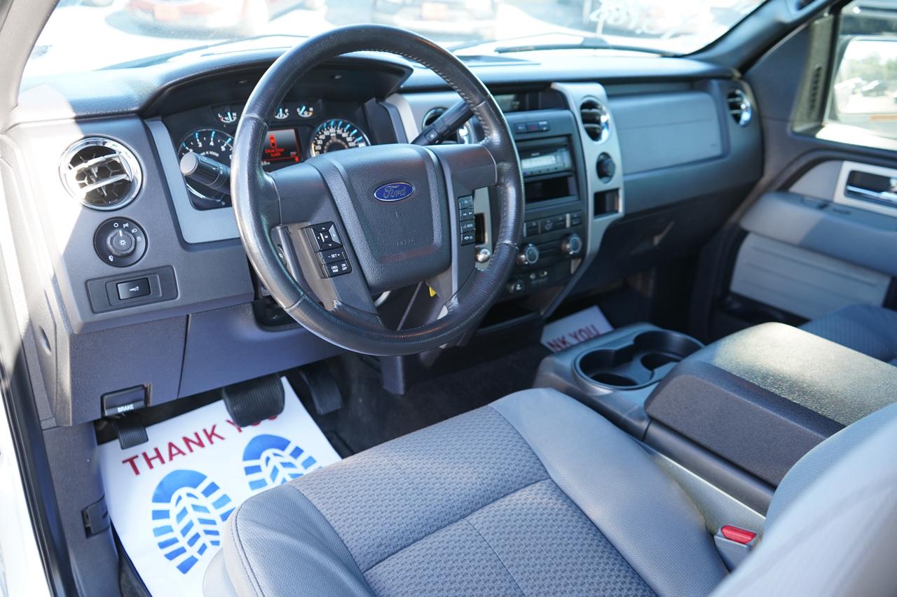 Ford F-150 4WD SuperCrew 145" Platinum 2011