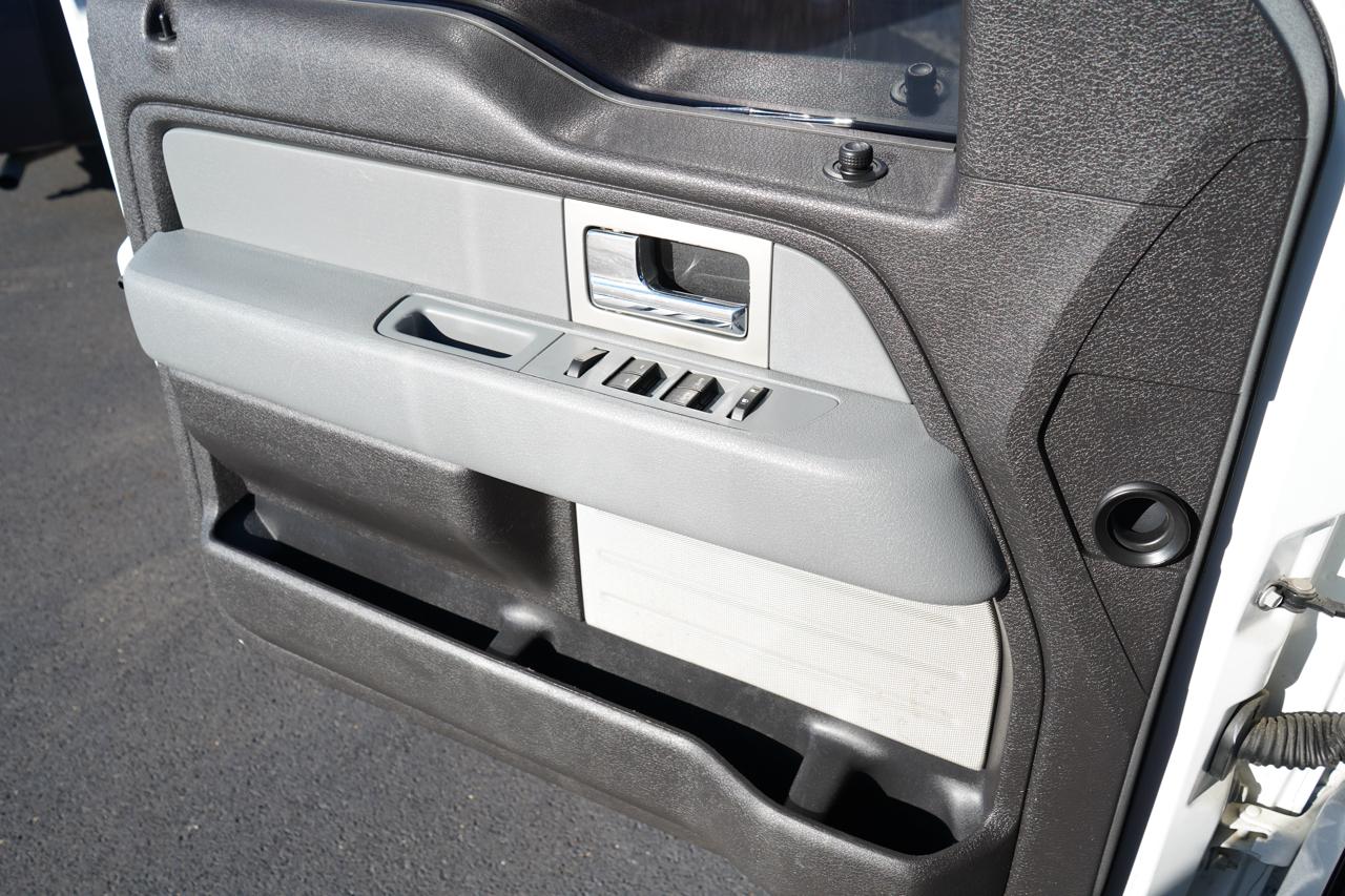 Ford F-150 4WD SuperCrew 145" Platinum 2011