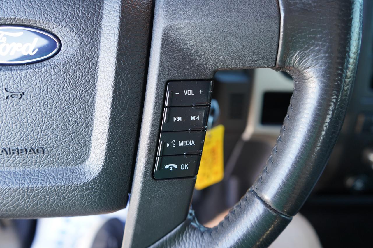 Ford F-150 4WD SuperCrew 145" Platinum 2011