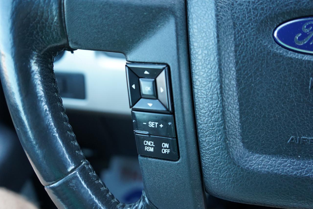 Ford F-150 4WD SuperCrew 145" Platinum 2011