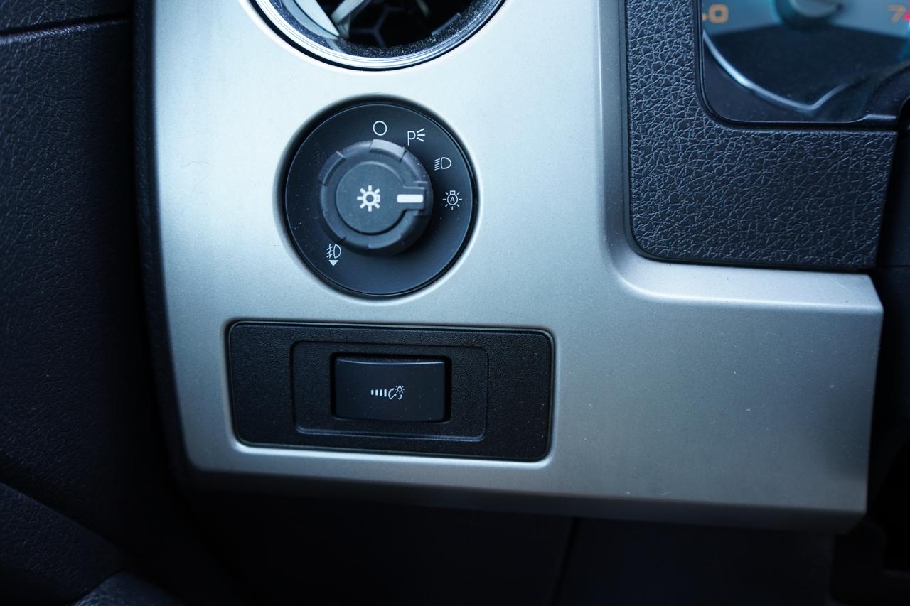 Ford F-150 4WD SuperCrew 145" Platinum 2011