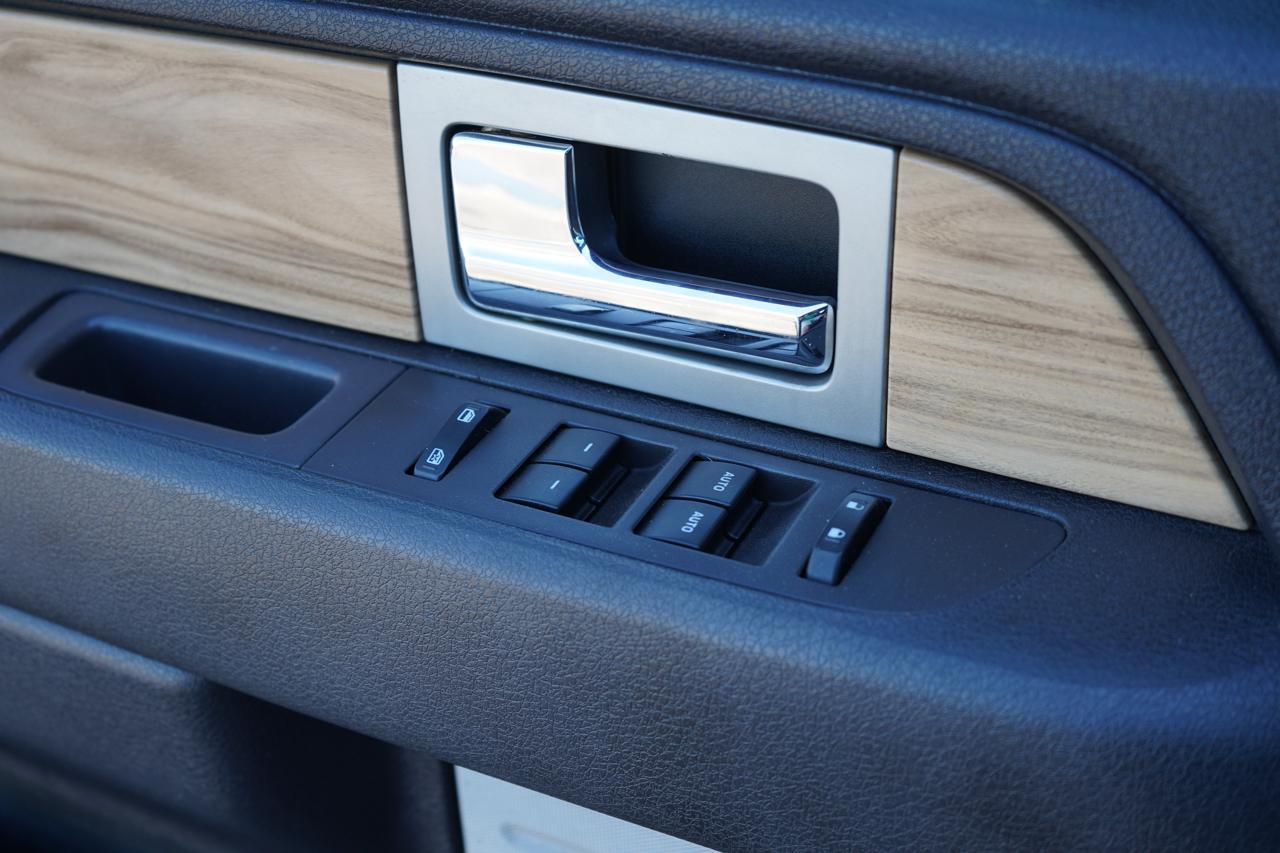 Ford F-150 4WD SuperCrew 145" Platinum 2011
