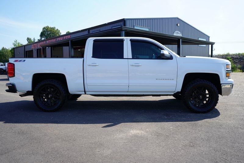 Chevrolet Silverado 1500 4WD Crew Cab 143.5" LT w/2LT 2015