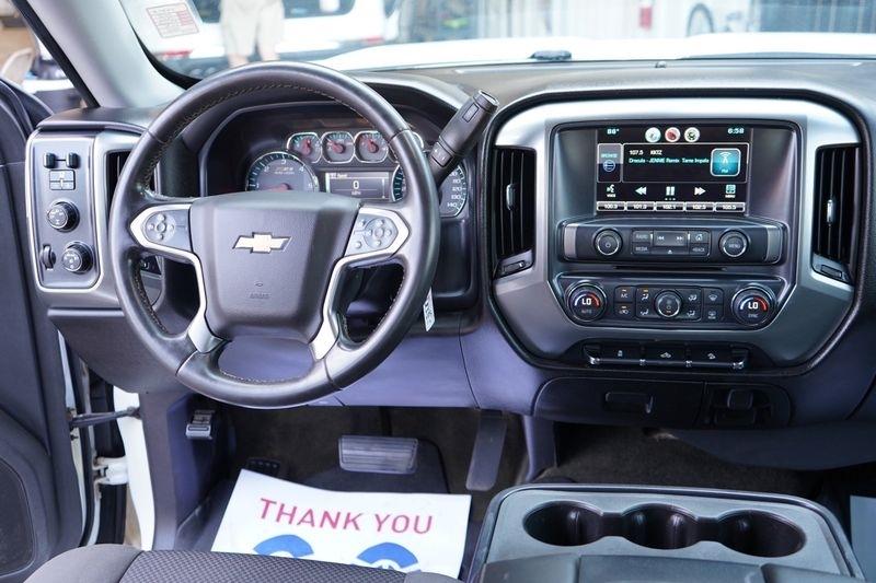 Chevrolet Silverado 1500 4WD Crew Cab 143.5" LT w/2LT 2015