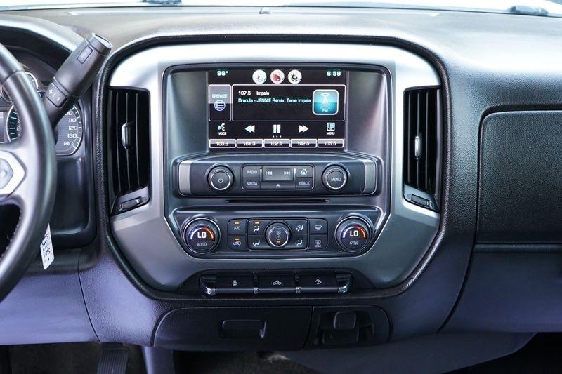 Chevrolet Silverado 1500 4WD Crew Cab 143.5" LT w/2LT 2015