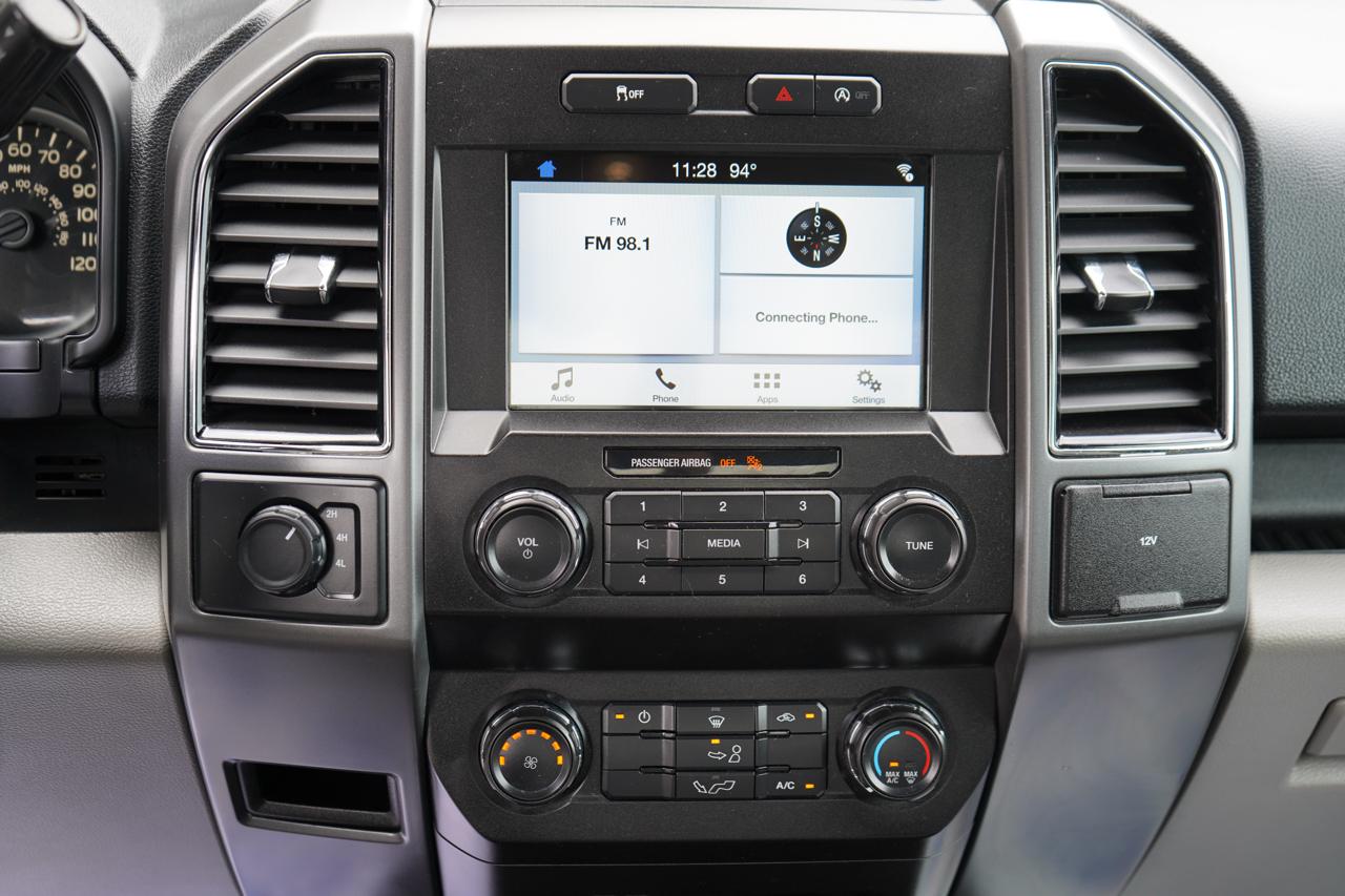 Ford F-150 XLT SuperCrew Short Bed 4WD 2019