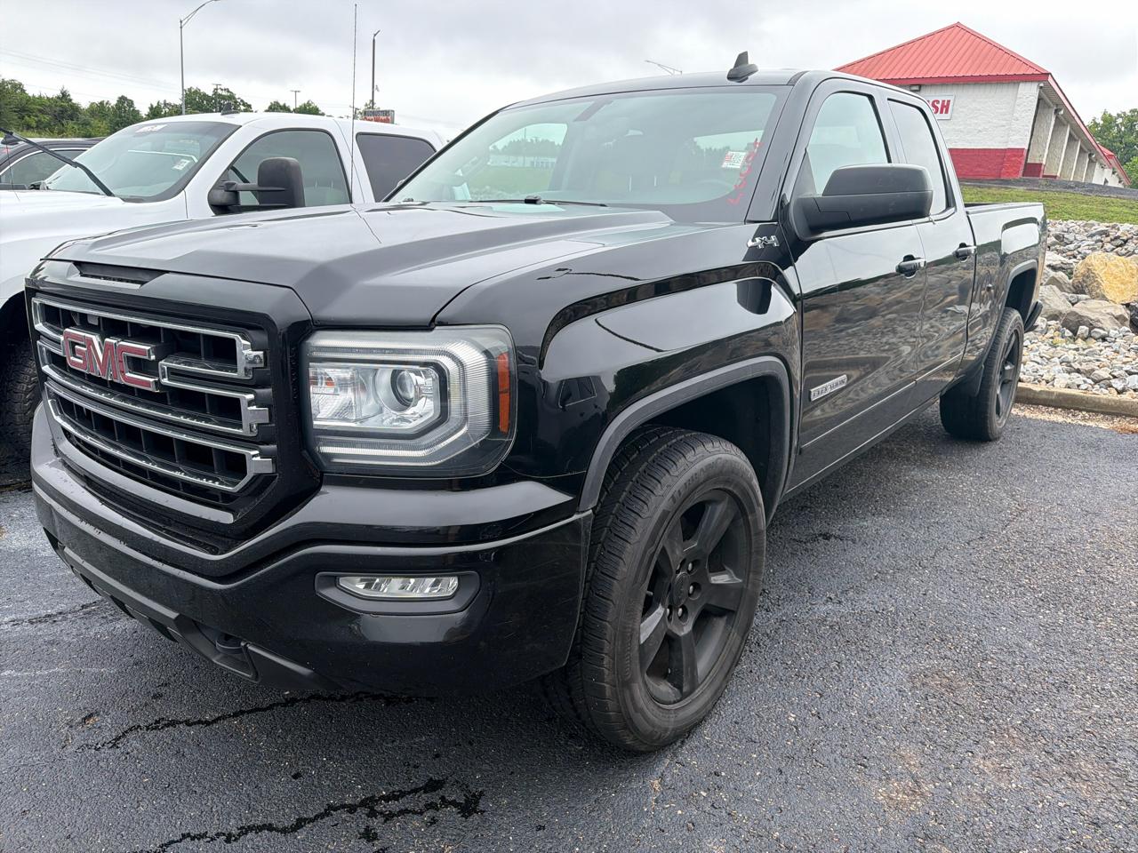 2016 GMC Sierra 4WD Double Cab Standard Box's photo