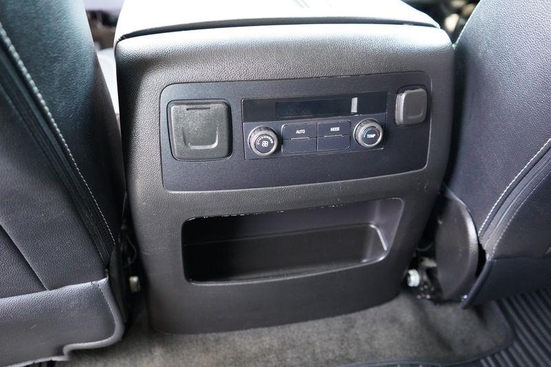 GMC Yukon XL 4WD 4dr SLE 2018