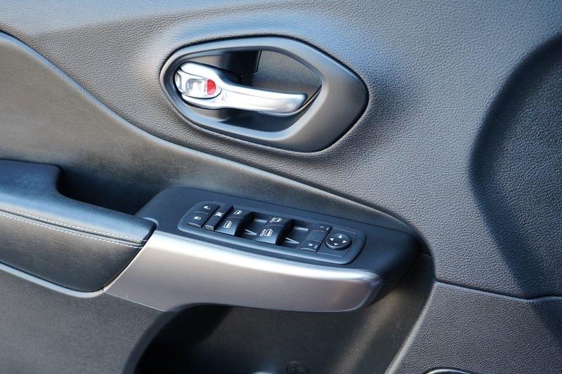 Jeep Cherokee Latitude Plus FWD 2019