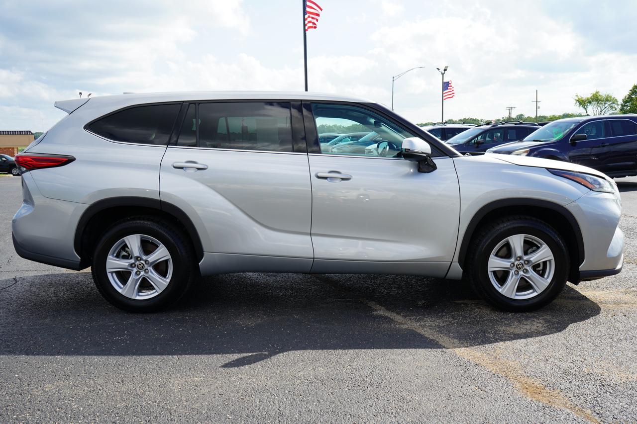 Toyota Highlander LE FWD (Natl) 2020
