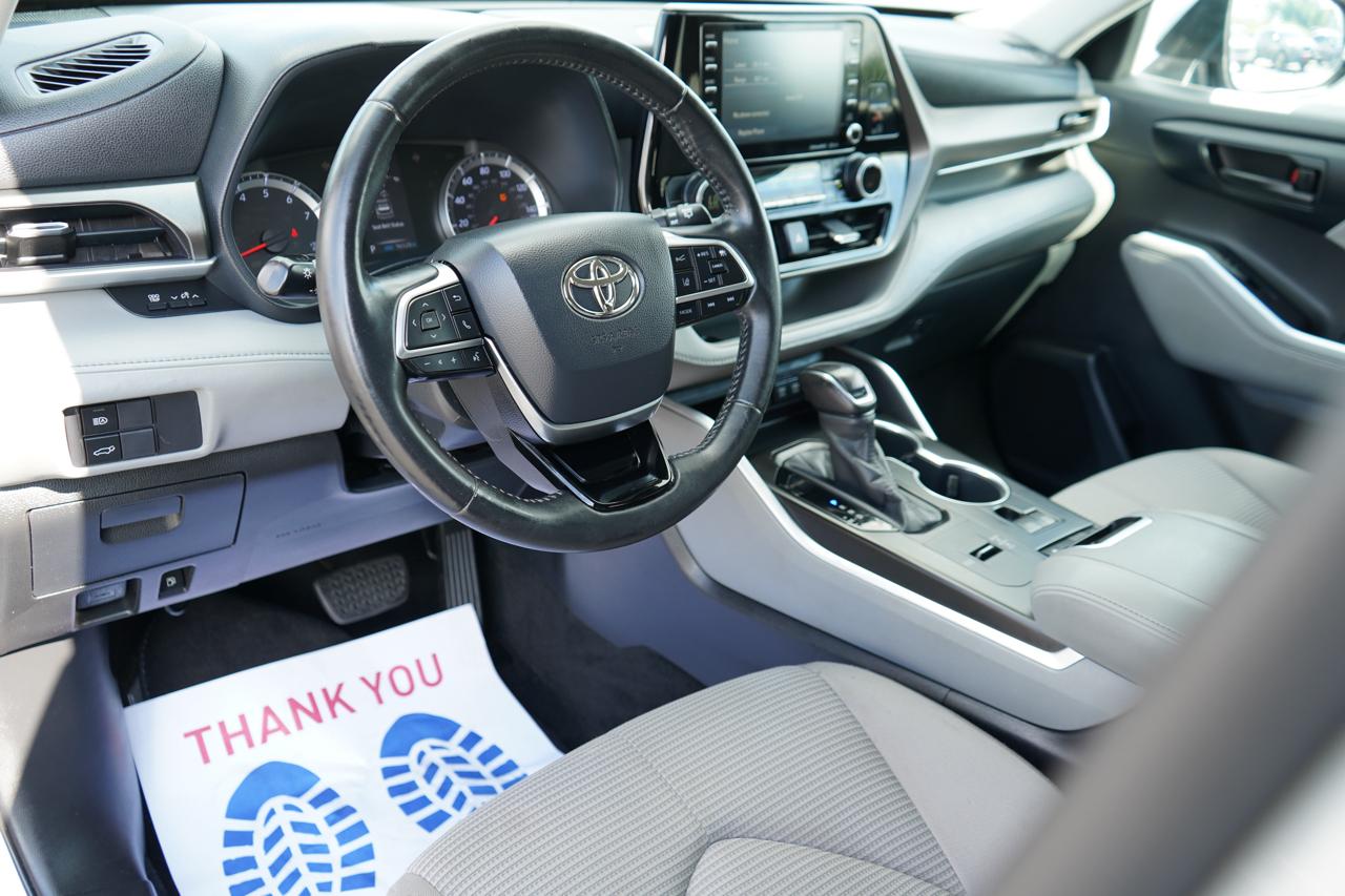 Toyota Highlander LE FWD (Natl) 2020