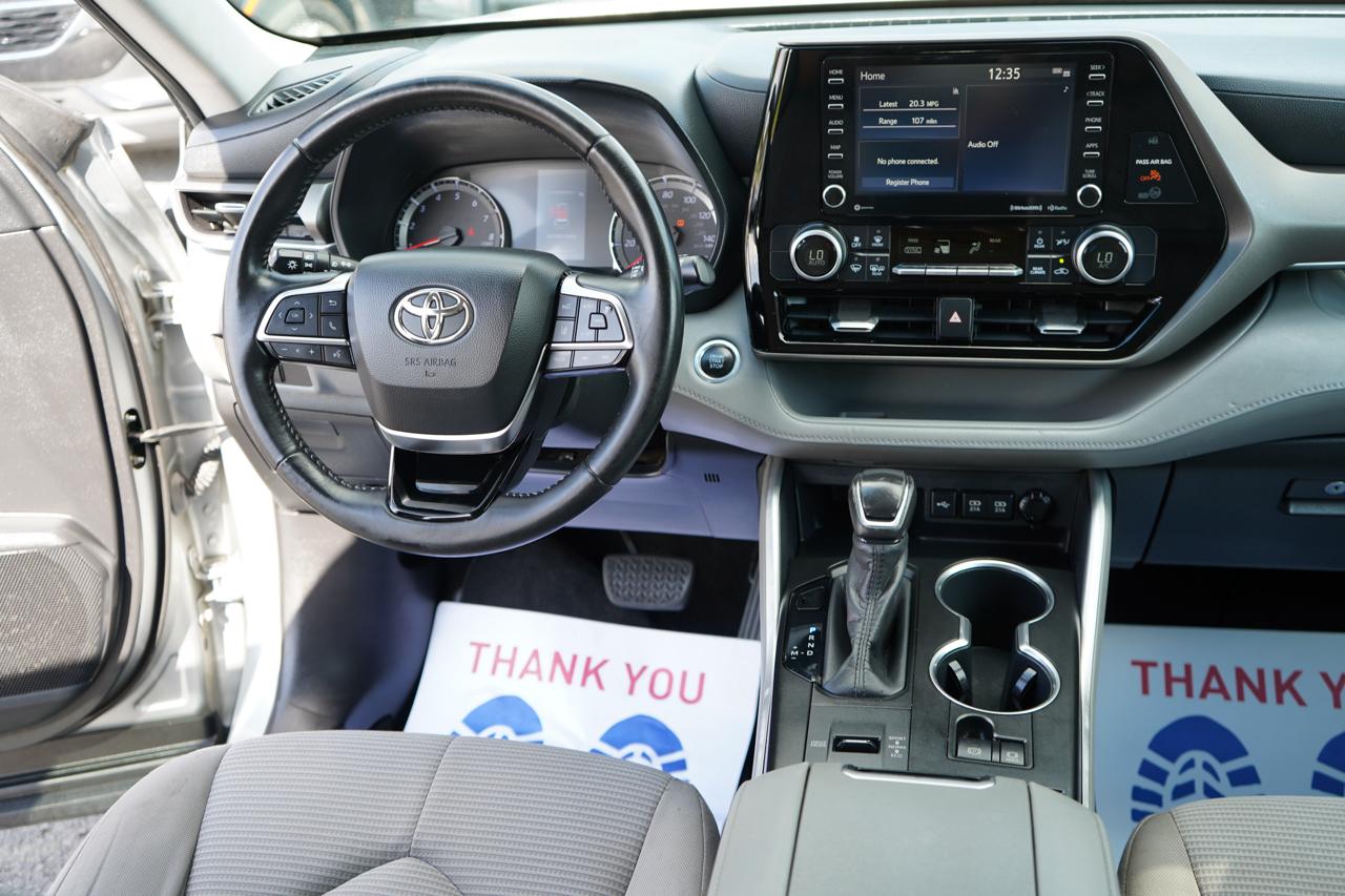 Toyota Highlander LE FWD (Natl) 2020