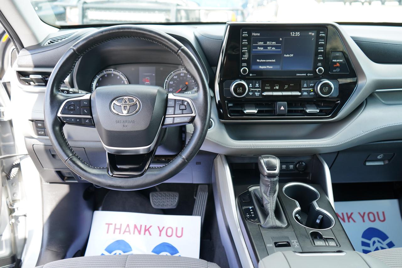 Toyota Highlander LE FWD (Natl) 2020