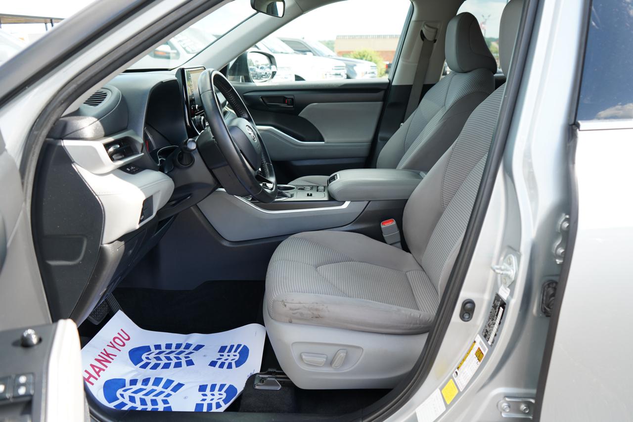 Toyota Highlander LE FWD (Natl) 2020