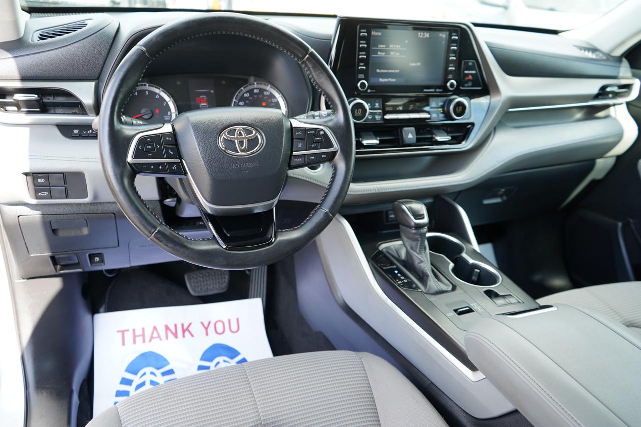 Toyota Highlander LE FWD (Natl) 2020