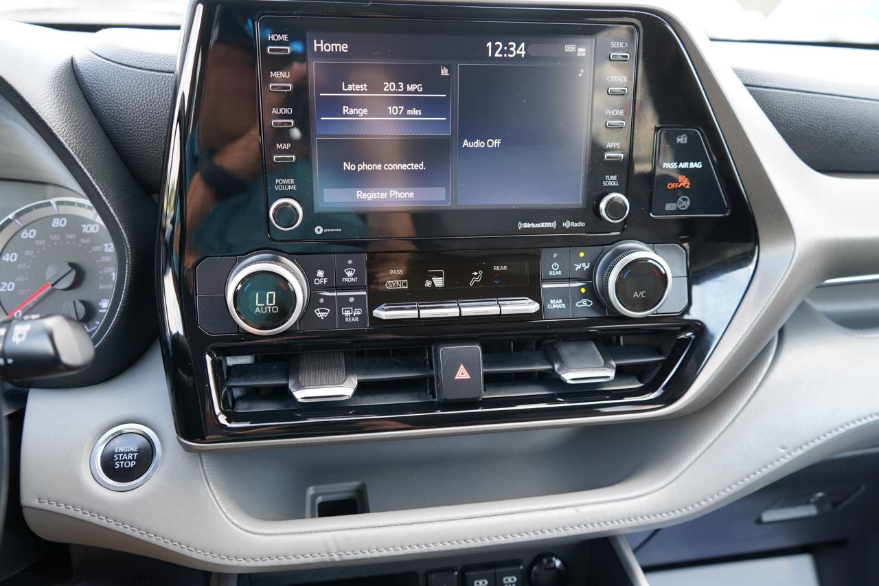 Toyota Highlander LE FWD (Natl) 2020
