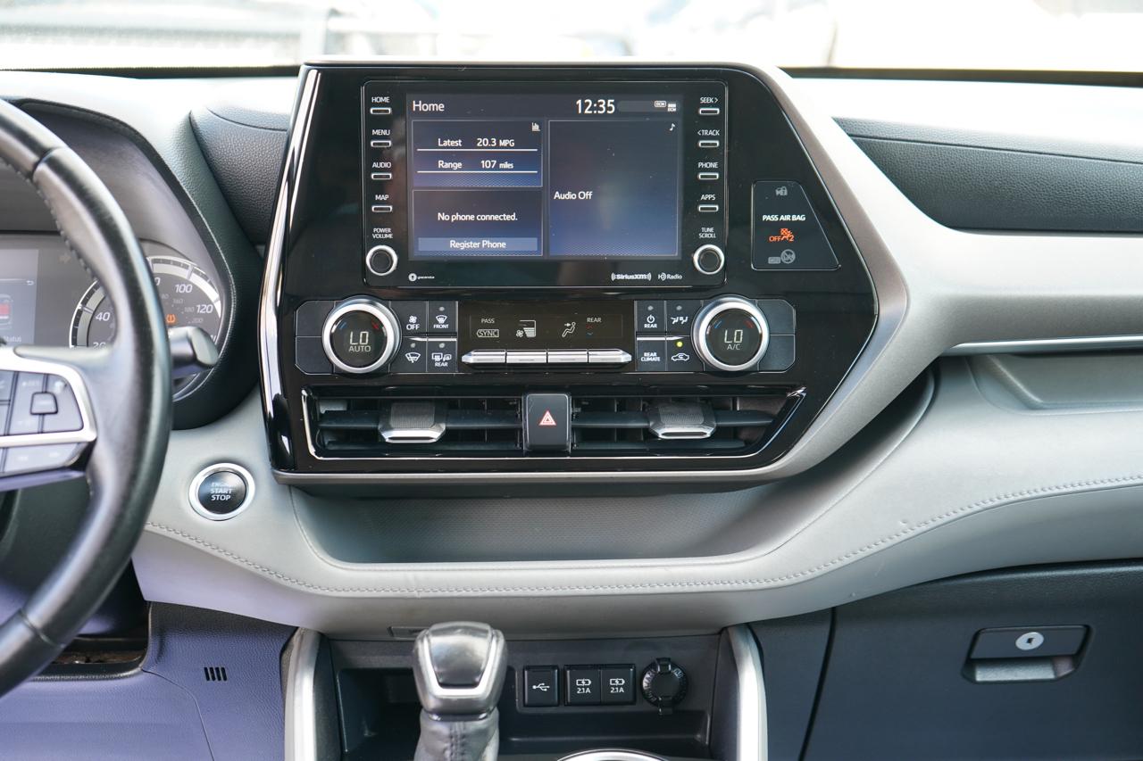 Toyota Highlander LE FWD (Natl) 2020