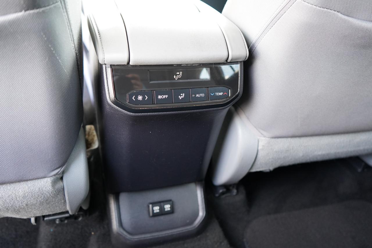Toyota Highlander LE FWD (Natl) 2020