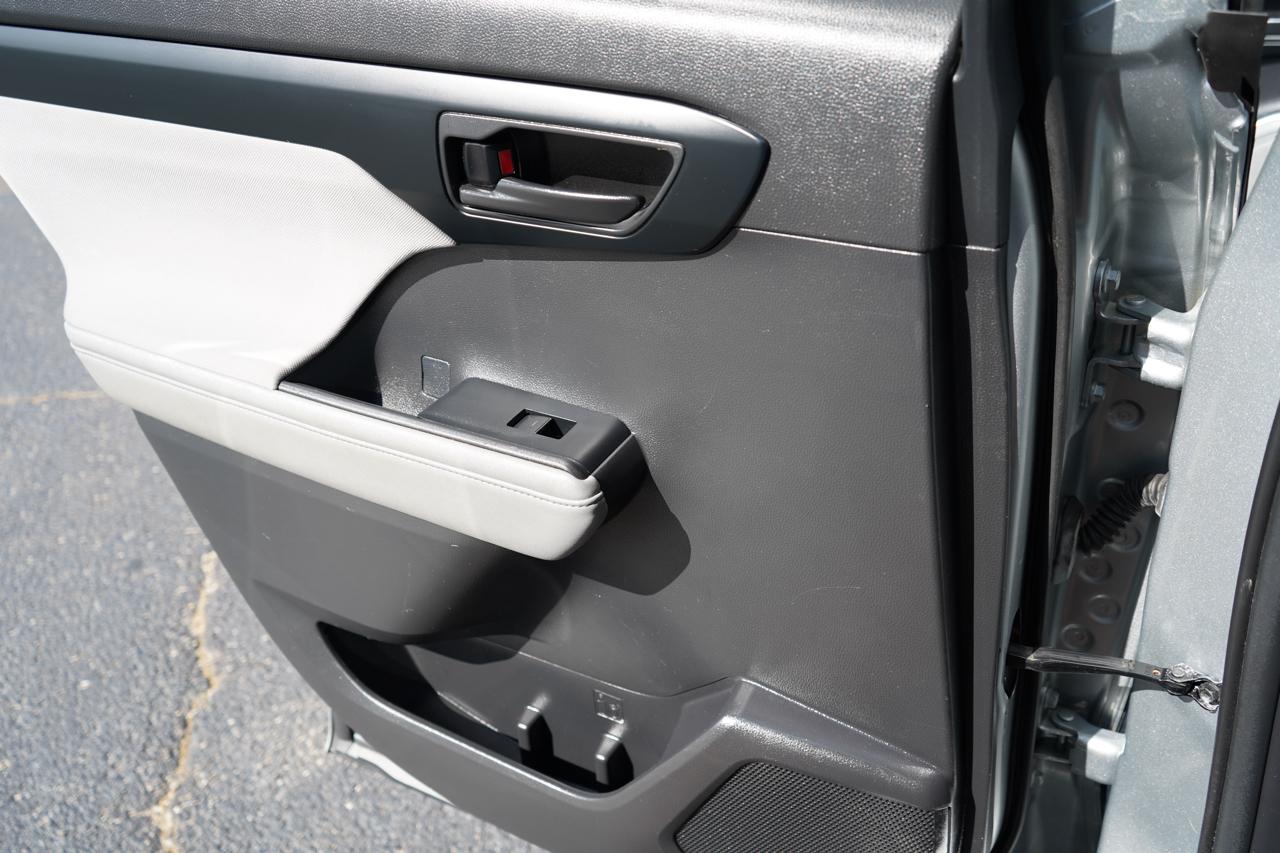 Toyota Highlander LE FWD (Natl) 2020