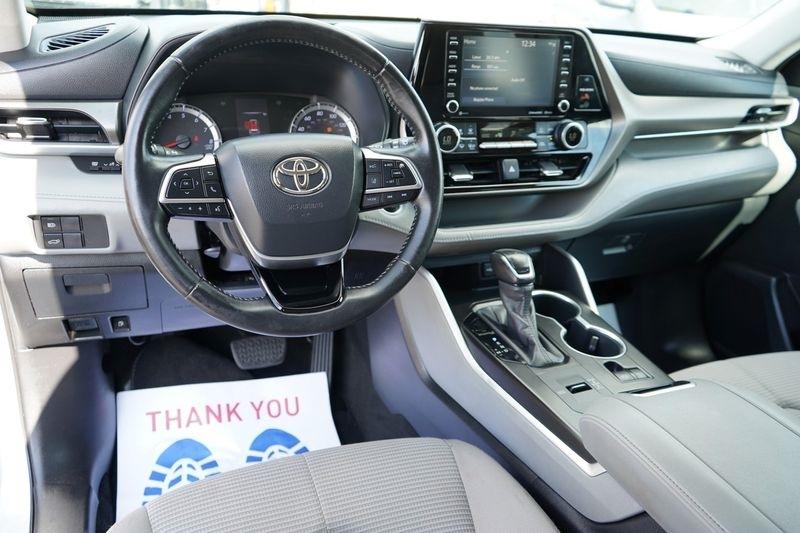 Toyota Highlander LE FWD (Natl) 2020