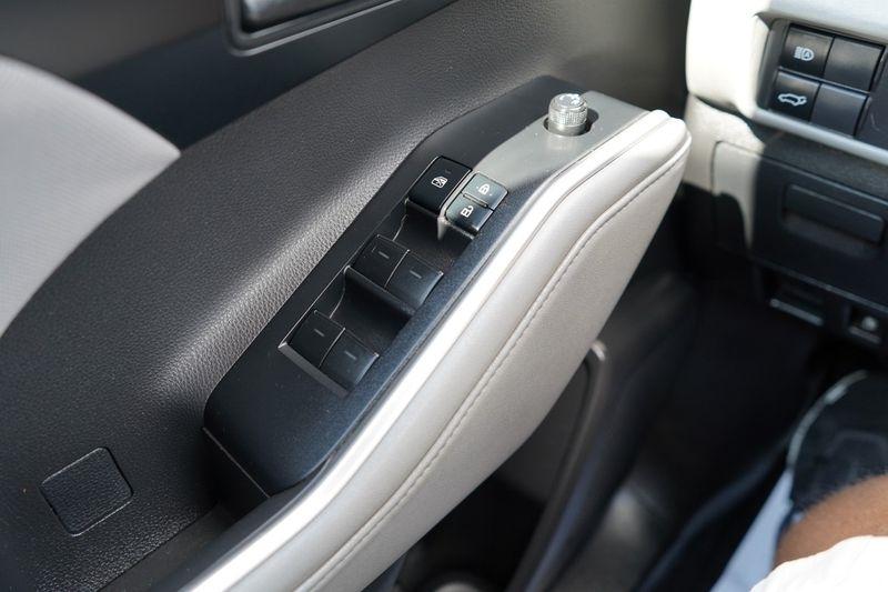 Toyota Highlander LE FWD (Natl) 2020