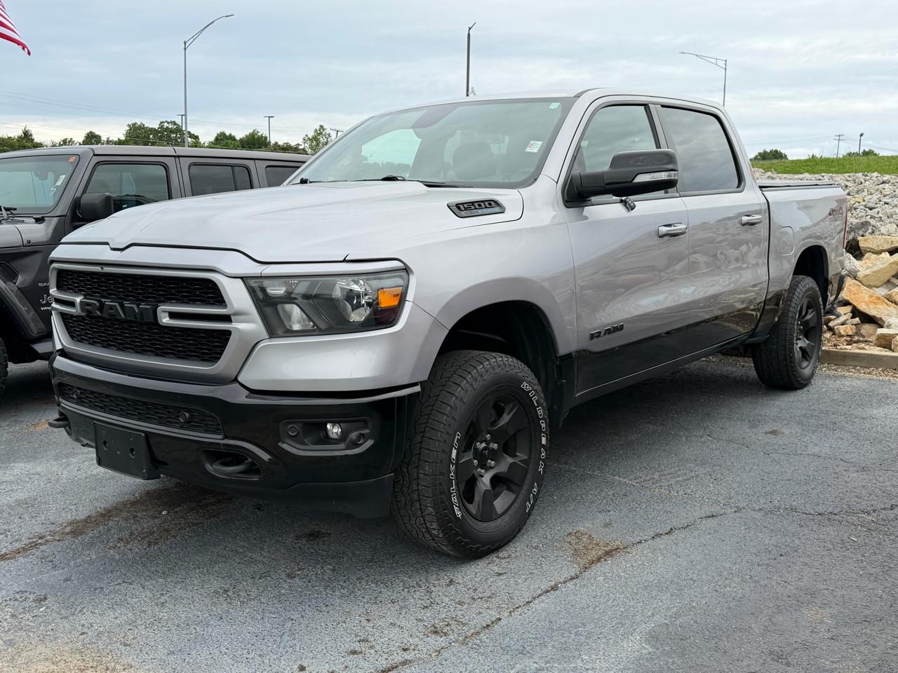 2022 RAM 1500 Big Horn/Lone Star 4x4 Crew Cab 5'7's photo