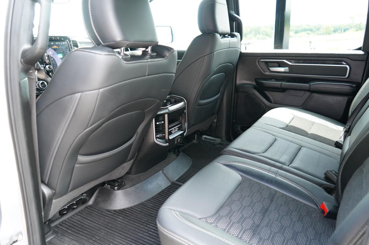 RAM 1500 Big Horn 4x4 Crew Cab 5'7" Box 2022