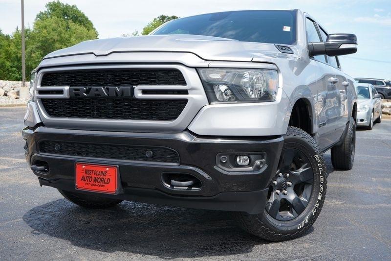 RAM 1500 Big Horn 4x4 Crew Cab 5'7" Box 2022