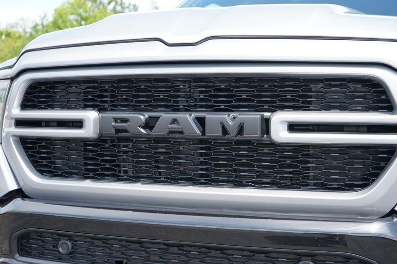 RAM 1500 Big Horn 4x4 Crew Cab 5'7" Box 2022