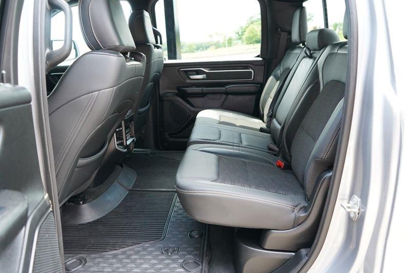 RAM 1500 Big Horn 4x4 Crew Cab 5'7" Box 2022