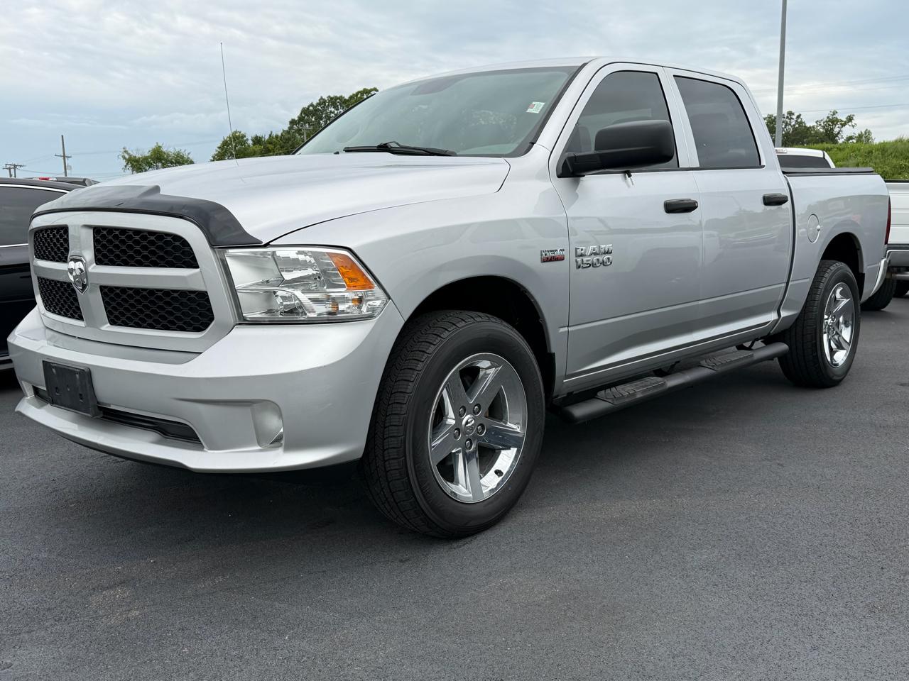 2014 RAM 1500 Express 4x4 Crew Cab's photo