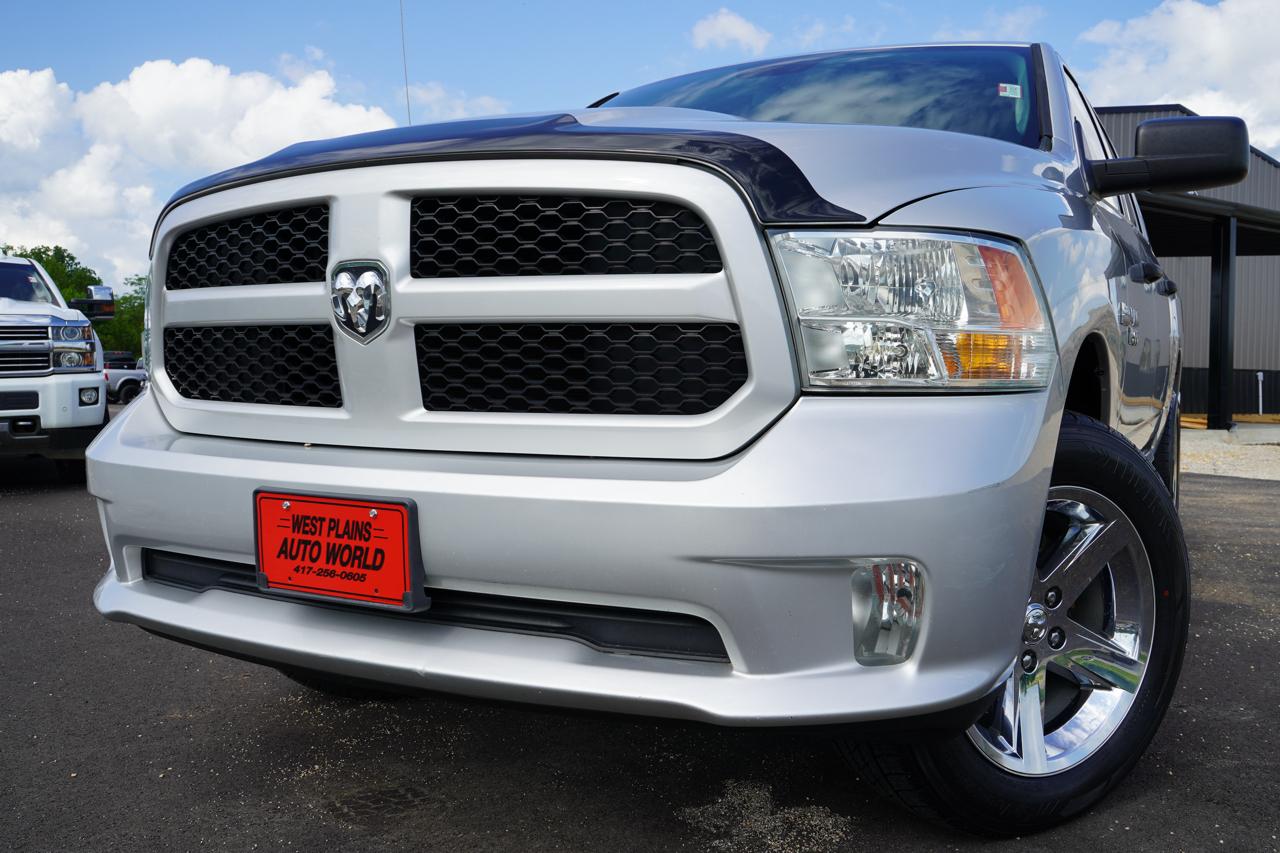 RAM 1500 4WD Crew Cab 140.5" Express 2014