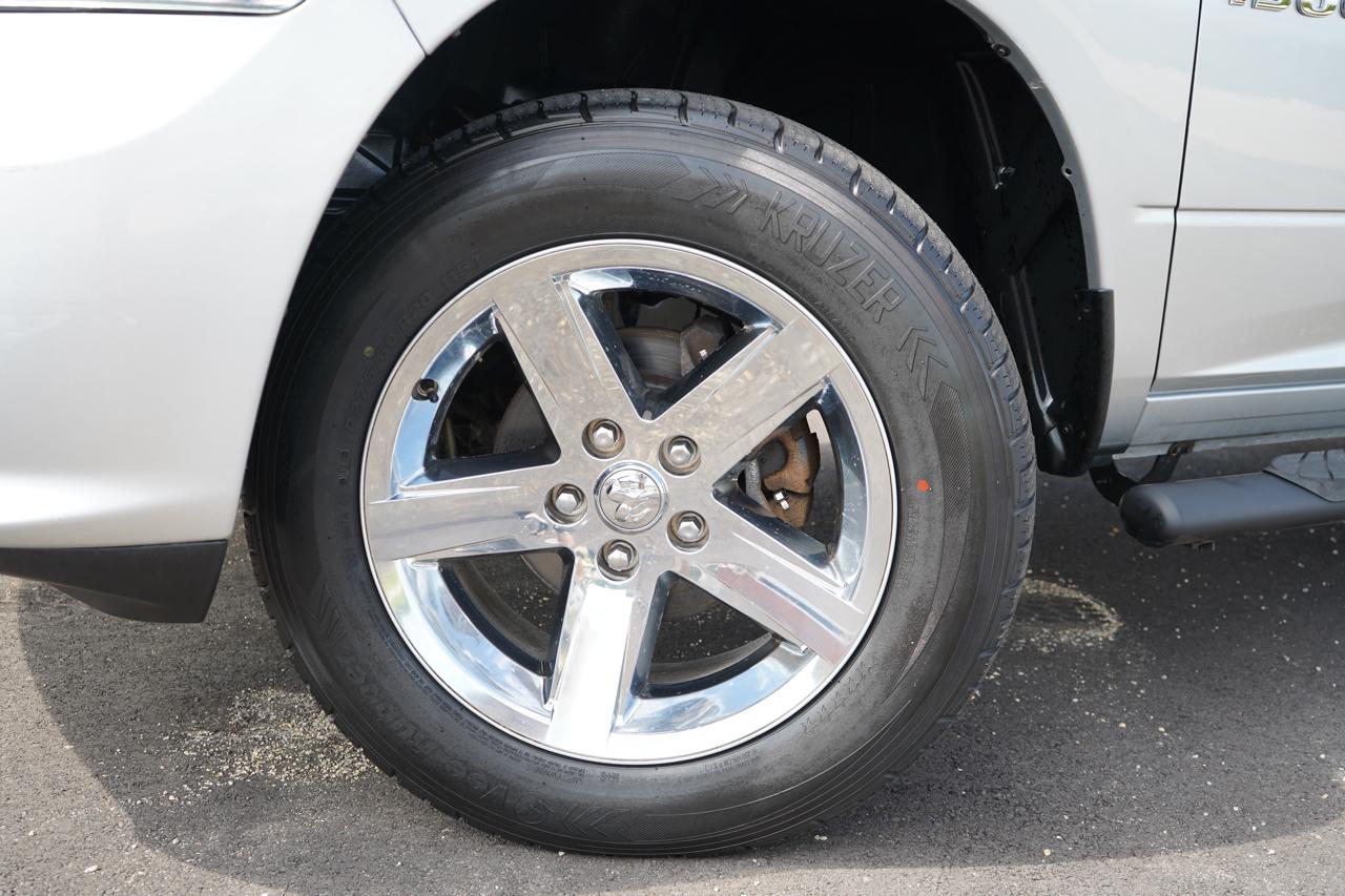 RAM 1500 4WD Crew Cab 140.5" Express 2014